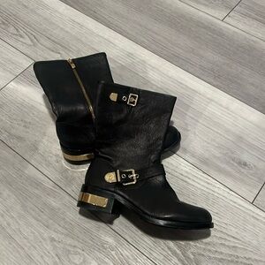 Vince Camuto winchell bootie